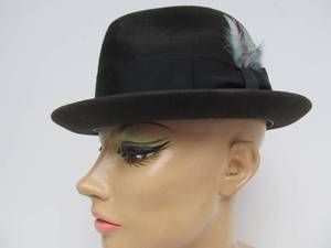 lot 137 image: Great Collection of Vintage Mens Hats #38