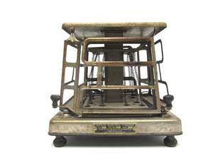 lot 145 image: Neat Old ESTATE 4-Slive Vintage Toaster