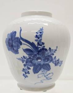 lot 275 image: Large Signed Vintage ROYAL COPENHAGEN Porcelain Vase