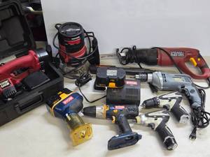 lot 324 image: Estate Lot of Good Working Power Tools&nbsp
