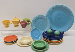 lot 364 image: Estate Lot of FIESTA Dishware