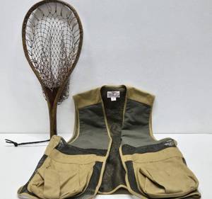 lot 375 image: Nice FILSON Vest &amp Wooden Handheld Fishing Net