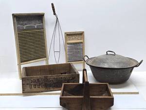lot 377 image: Nice Group of Primitive Antique Items