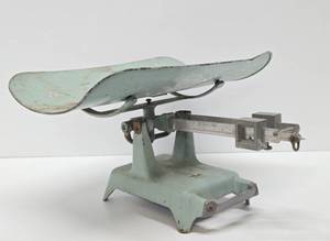 lot 328 image: Old Vintage Industrial Green Counter Scale