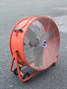 lot 357 image: Nice Condition Working Industrial 24 Tilt Drum Warehouse Fan
