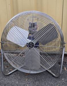 lot 386 image: Large Working PATTON High Velocity 27 Fan