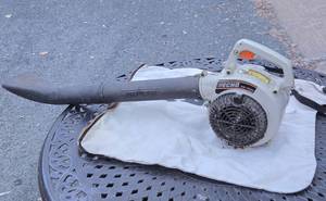 lot 392 image: Quality Working ECHO Model ES-1000 Blower