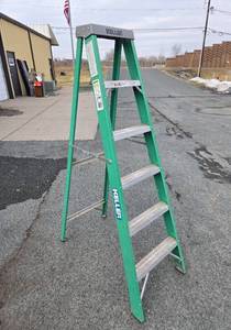 lot 395 image: 6 Fiberglass KELLER Ladder