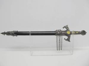 lot 235 image: Ornate Metal Fantasy Dagger or Short Sword