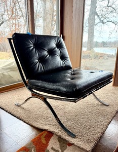 Fantastic Pair of Original 1960’s Barcelona Style Lounge Chairs