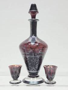 lot 341 image: Estate Collection of Colorful Vintage Glassware #1