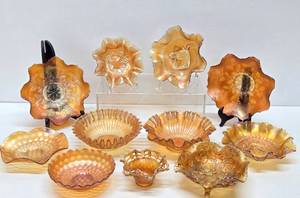 lot 349 image: Estate Collection of Colorful Vintage Glassware #9 - Large Group of Carnival Glass