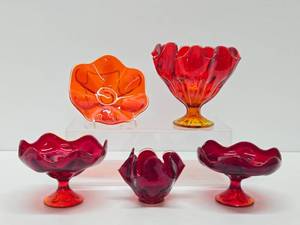 lot 350 image: Estate Collection of Colorful Vintage Glassware #10 - Amberina