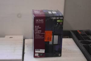 lot 14 image: Small Exteror LED Lantern