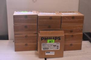 lot 17 image: Fluorescent Lamps