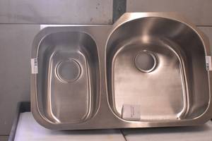 lot 43 image: Stainless Steel Kitchen Sink