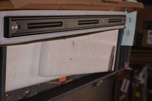 lot 60 image: WEN ME836R 36-Inch Measuring Ruler With Hook Stop