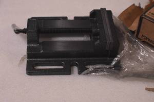 lot 84 image: WEN DPA424 4 in. Drill Press Vise