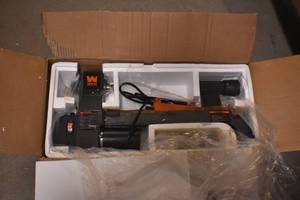 lot 102 image: WEN LA3421 3.2-Amp 8-Inch by 13-Inch Variable Speed Mini Benchtop Wood Lathe