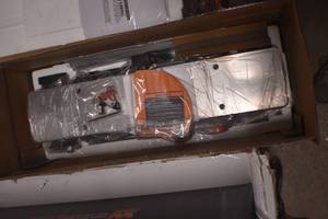 lot 114 image: WEN JT3062 10-Amp 6-Inch 2-Blade Benchtop Jointer