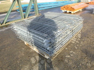 lot 3 image: 16 Pallet Racking 64 X 49 Wire Decks