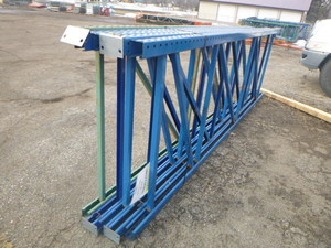 lot 10 image: 5 Pallet Racking Uprights