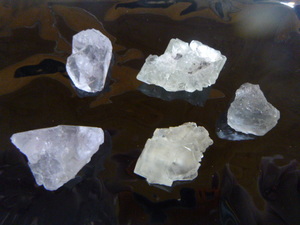 lot 25 image: 5 Rare Pieces of Fluorite Crystals
