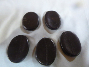 lot 27 image: 5 Shungite Palms Stones