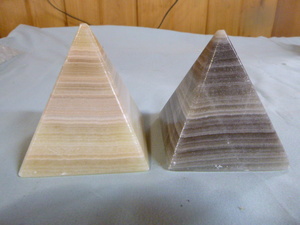 lot 34 image: 2 Zebra Jasper Pyramids