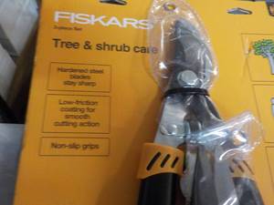 lot 30 image: Wireless Headphones...