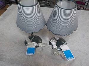 lot 41 image: 2 Room Essentials Table Lamps 12 H...