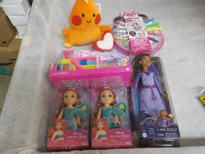 lot 52 image: Toys...