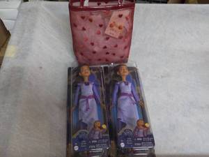 lot 56 image: Dolls and Purse...