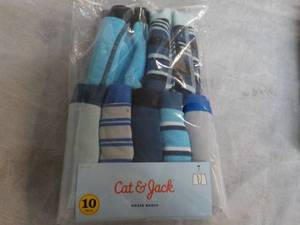 lot 70 image: 8 Cat and Jack Boxer Briefs size M ...