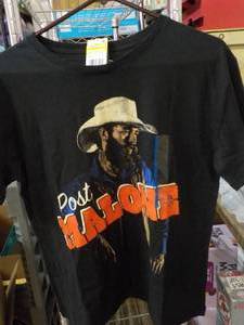 lot 76 image: Post Malone T-shirt size Large...