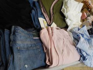 lot 85 image: New Overstock Womens Clothing size...