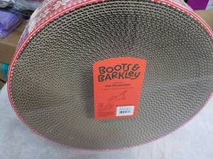 lot 128 image: Cat Scratcher...