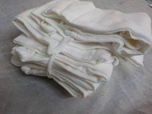 lot 135 image: 6 Room Essentials Towels...