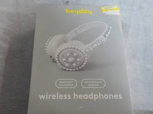 lot 158 image: HeyDay Wireless Headphones...