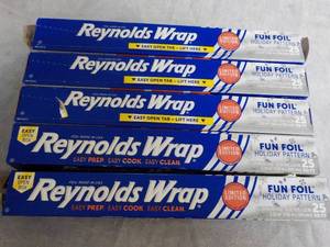 lot 173 image: 5 Reynolds Wrap Holiday Pattern 25f...