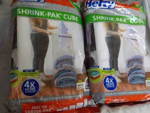 lot 252 image: 2 Hefty Shrink-Pak Cubes...