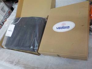 lot 263 image: 2 Vedoia Laundry Baskets...