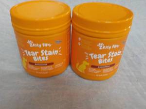 lot 276 image: 2 Zesty Paws Tear Stain Bites Chick...