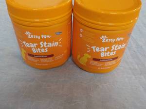 lot 277 image: 2 Zesty Paws Tear Stain Bites Chick...