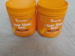 lot 278 image: 2 Zesty Paws Tear Stain Bites Chick...