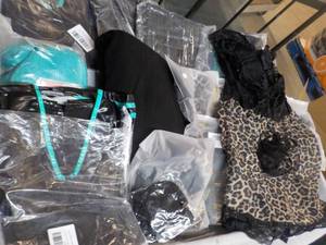 lot 309 image: New Overstock Womens Clothing - va...