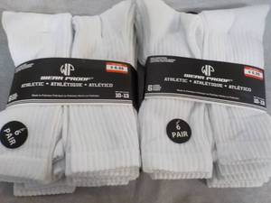 lot 321 image: 12 pair White Wear Proof Athletic S...