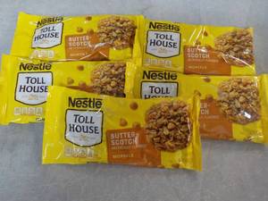 lot 325 image: 5 Bags 11 oz Toll House Butterscotc...