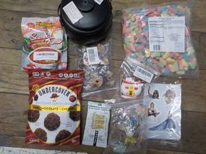 lot 335 image: Variety of Candy and toys...