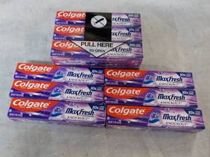 lot 361 image: 12 Tubes Colgate 1.9 oz Mint Fusion...